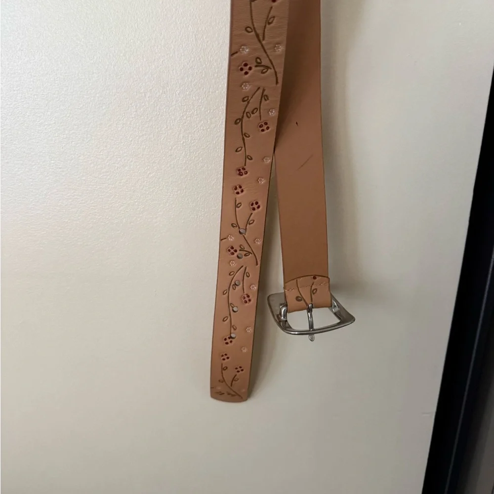 Vintage Y2K DKNY Floral Flower Embossed Tan Leather Belt Boho HoboWomen's Size M